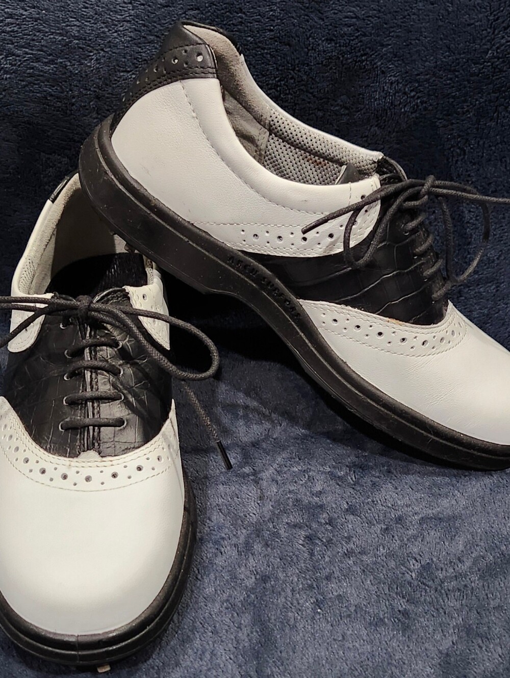 Ecco White And Black Golf Shoes Women's Size 36 - 5/5.5 *Need Spike Replacements